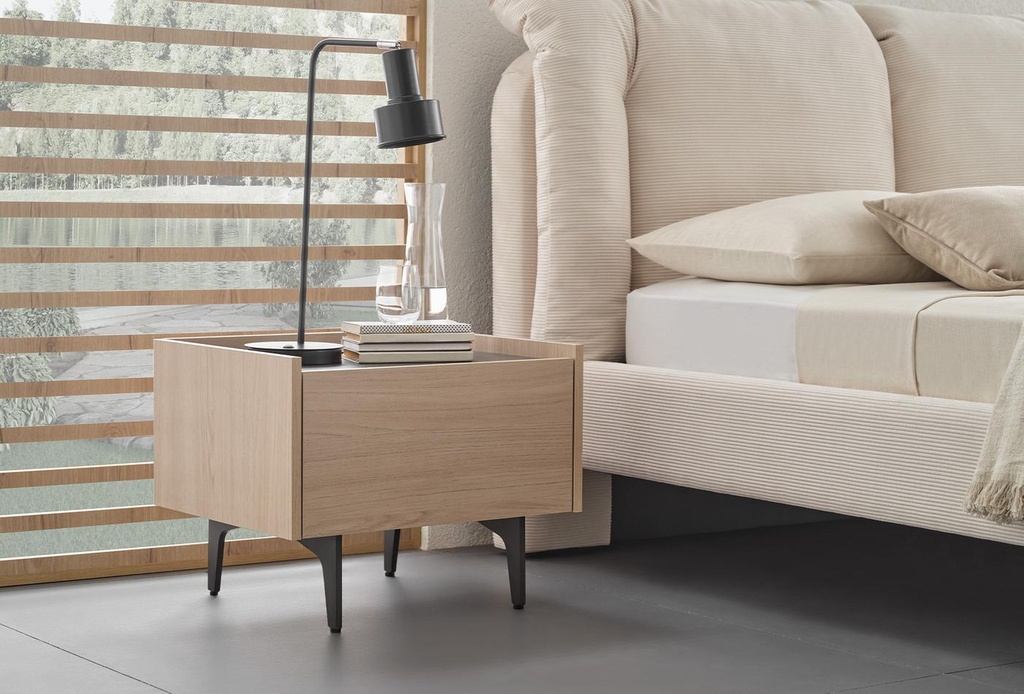 Terra Natural Oak Bedside Table – Modern Scandinavian Style